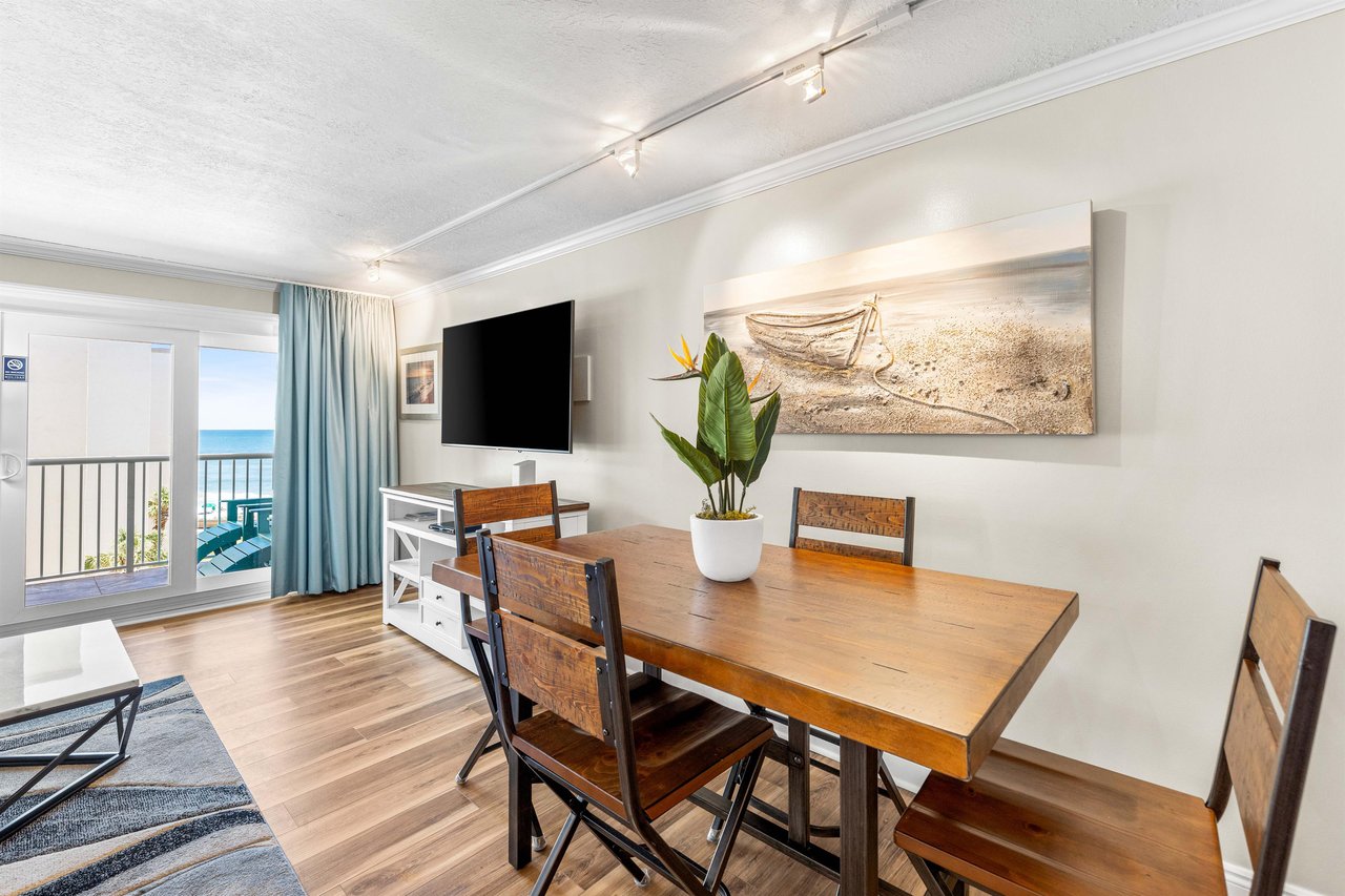 Holiday Surf and Racquet Unit 512 3