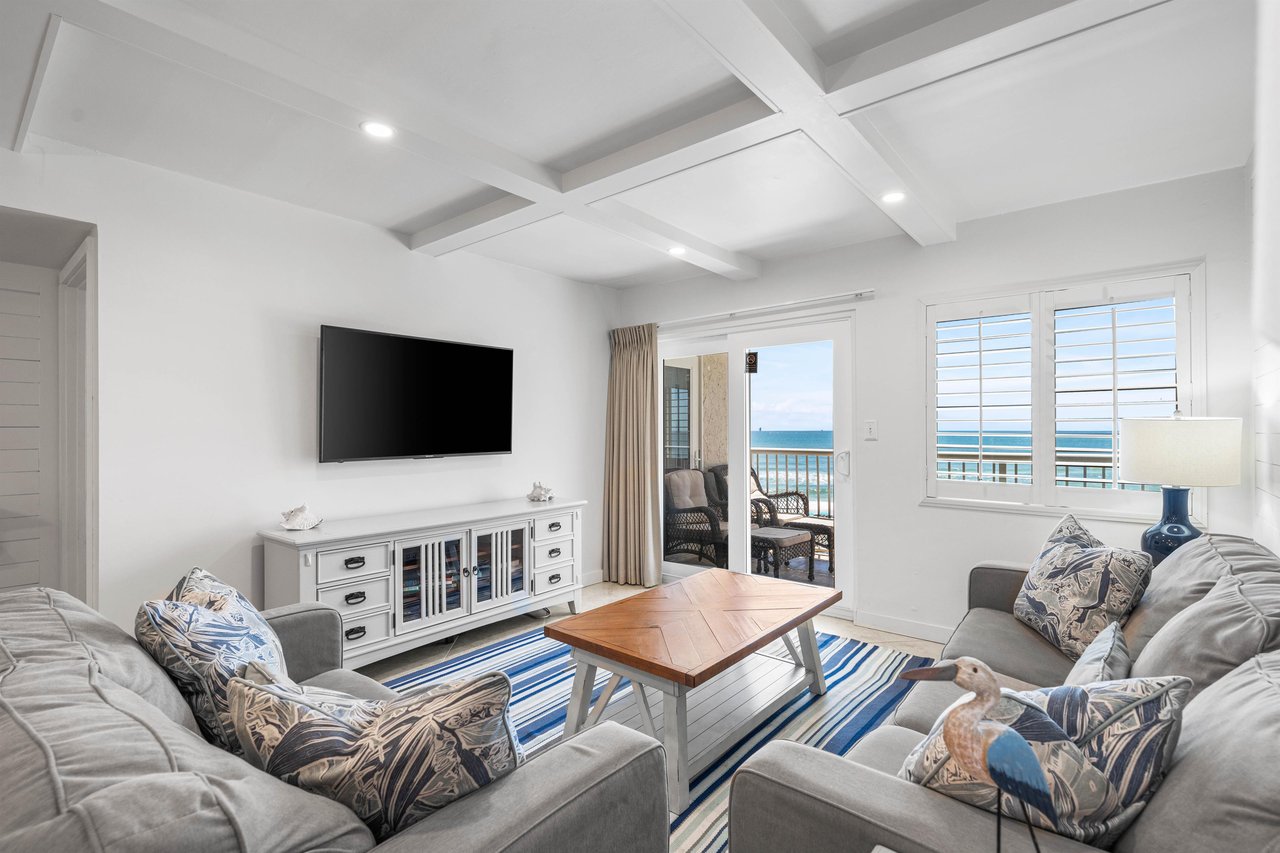 Holiday Surf and Racquet Unit 517 4