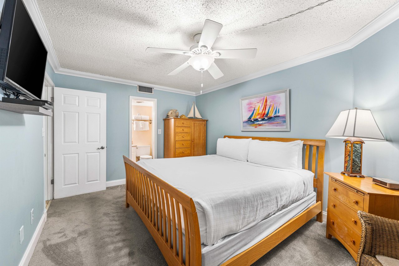 Holiday Surf and Racquet Unit 313 4