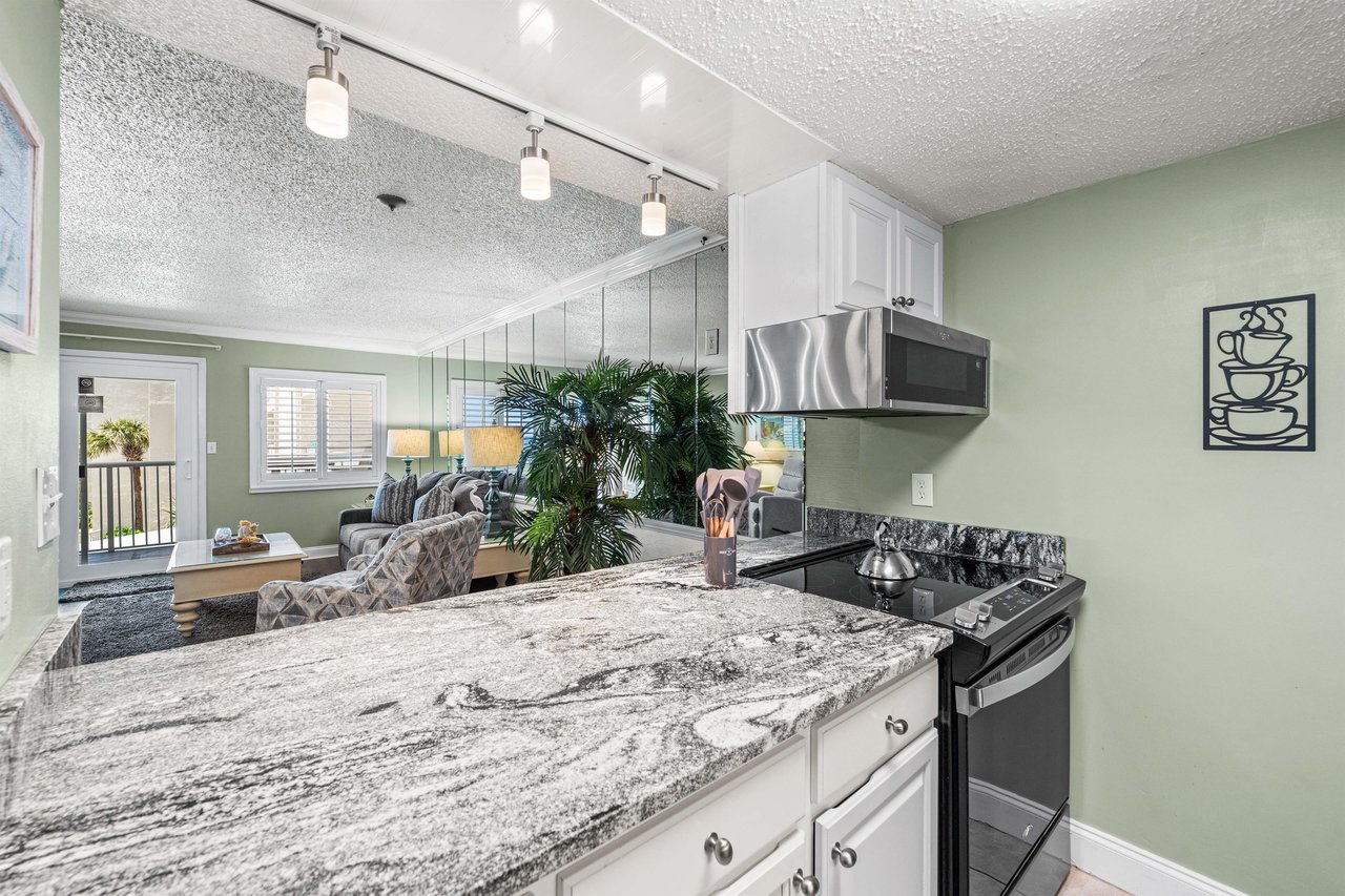 Holiday Surf and Racquet Unit 313 5