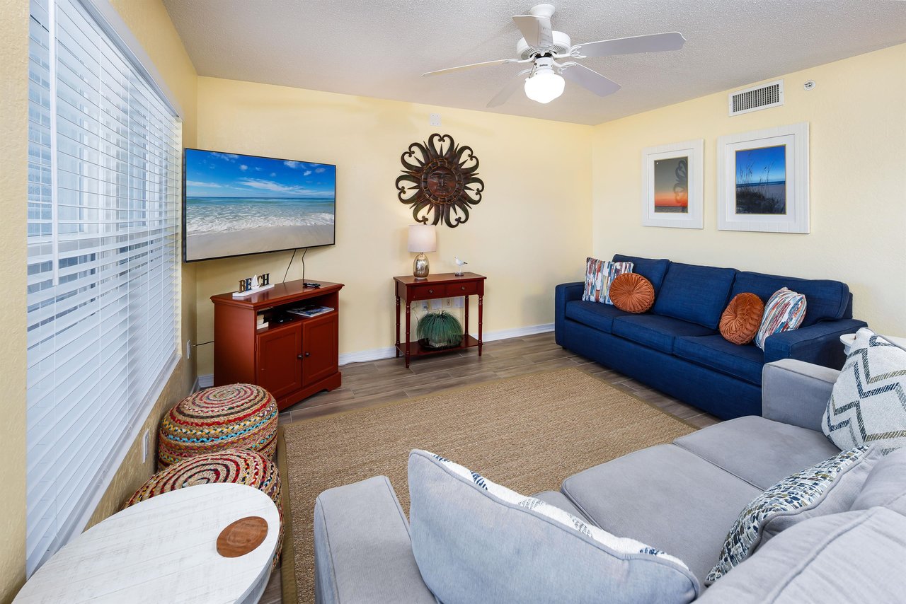 Comfy, spacious area to take in the Gulf views or watch TV