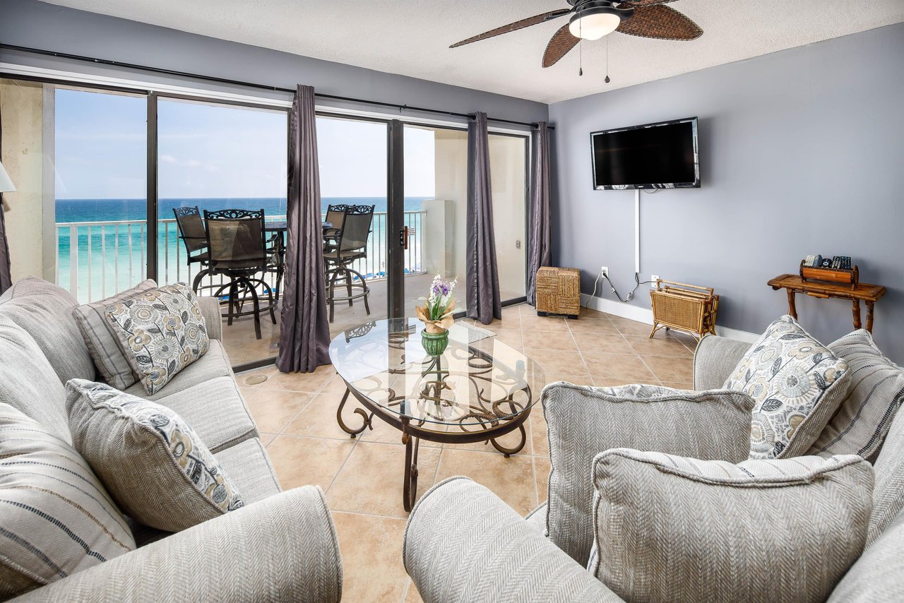 Get an amazing view of the gulf from this cornerend unit