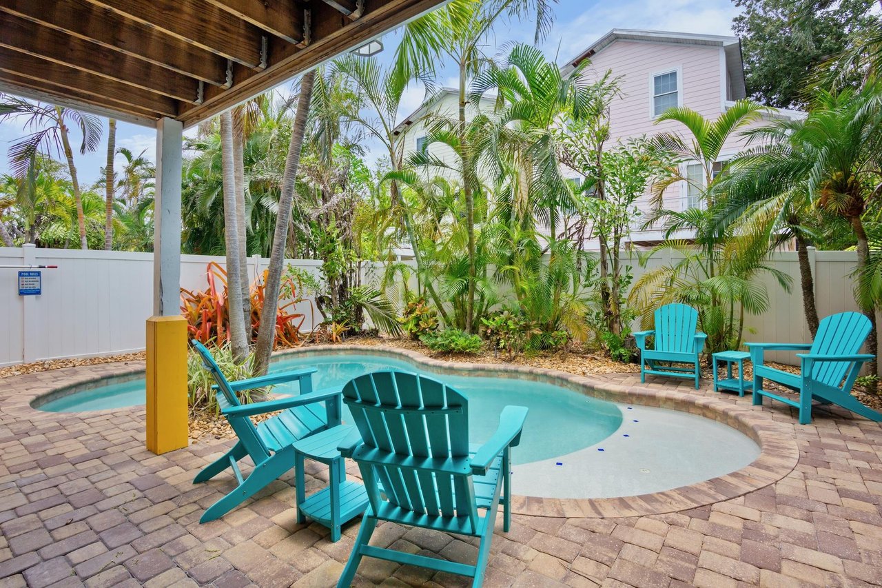 Poolside Seating