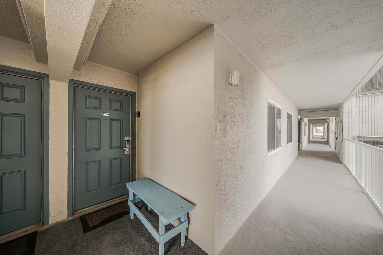 Welcome to Mariner West Unit 209