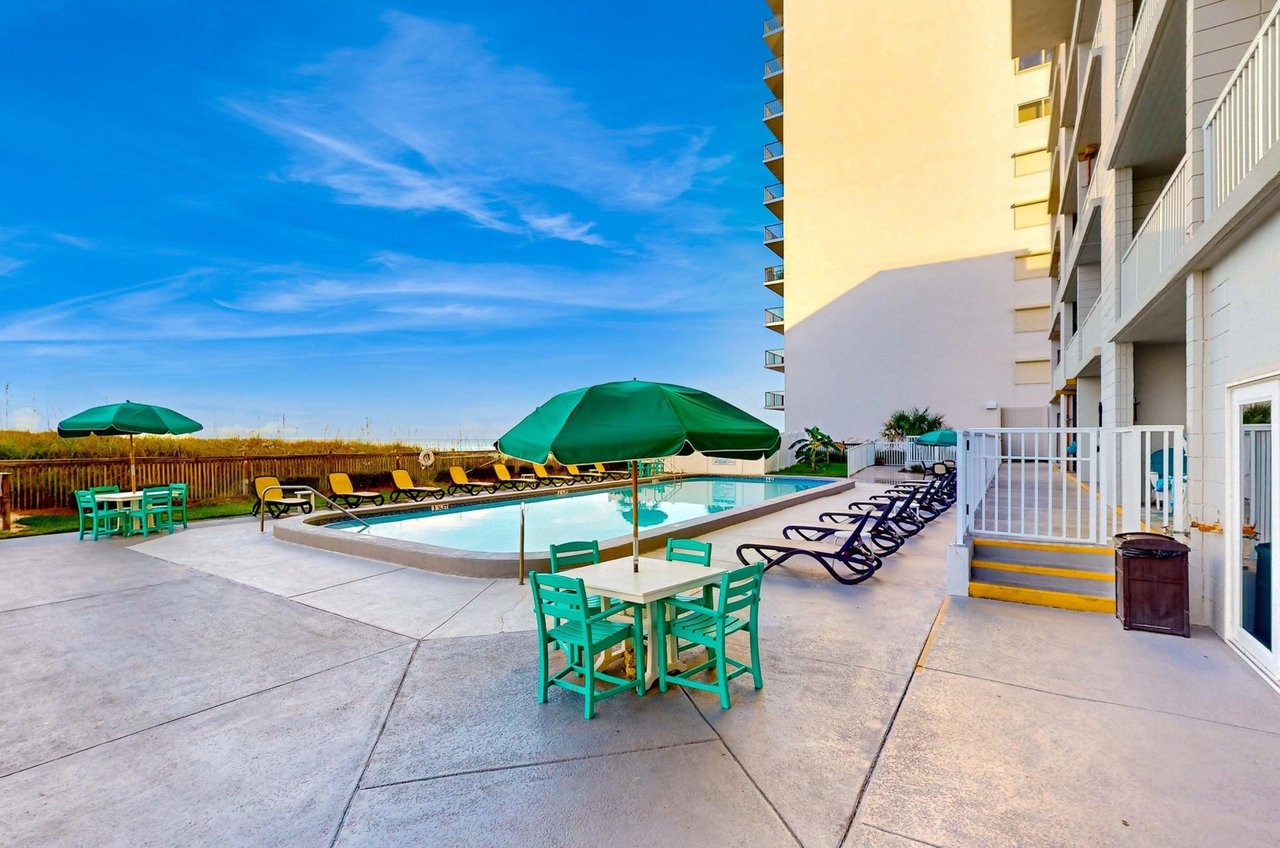 The gulffront swimming pool