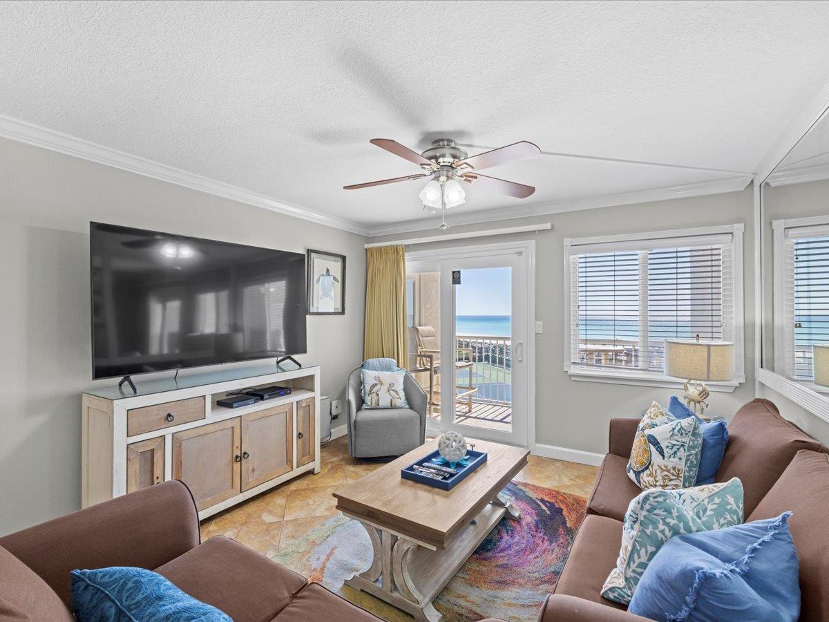 Holiday Surf and Racquet Unit 304 4