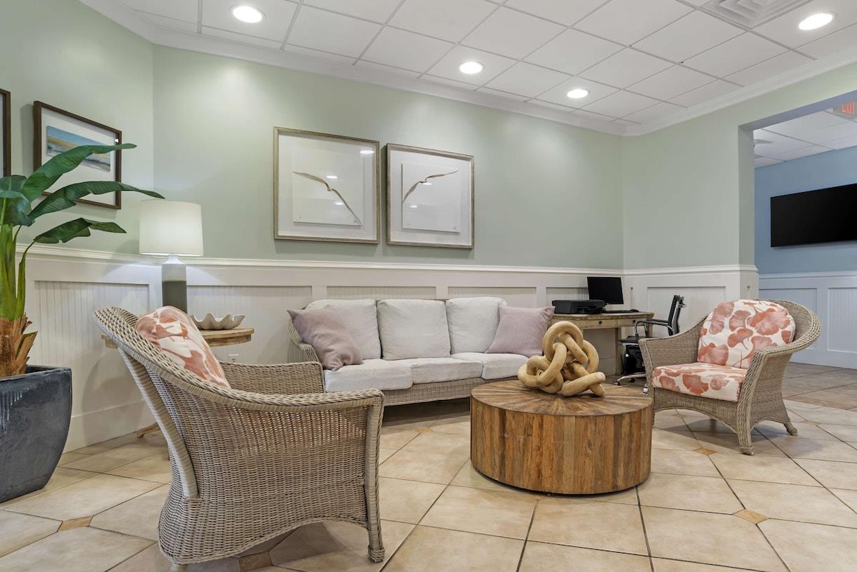 Lobby at Best Western on the Beach in Gulf Shores, Alabama