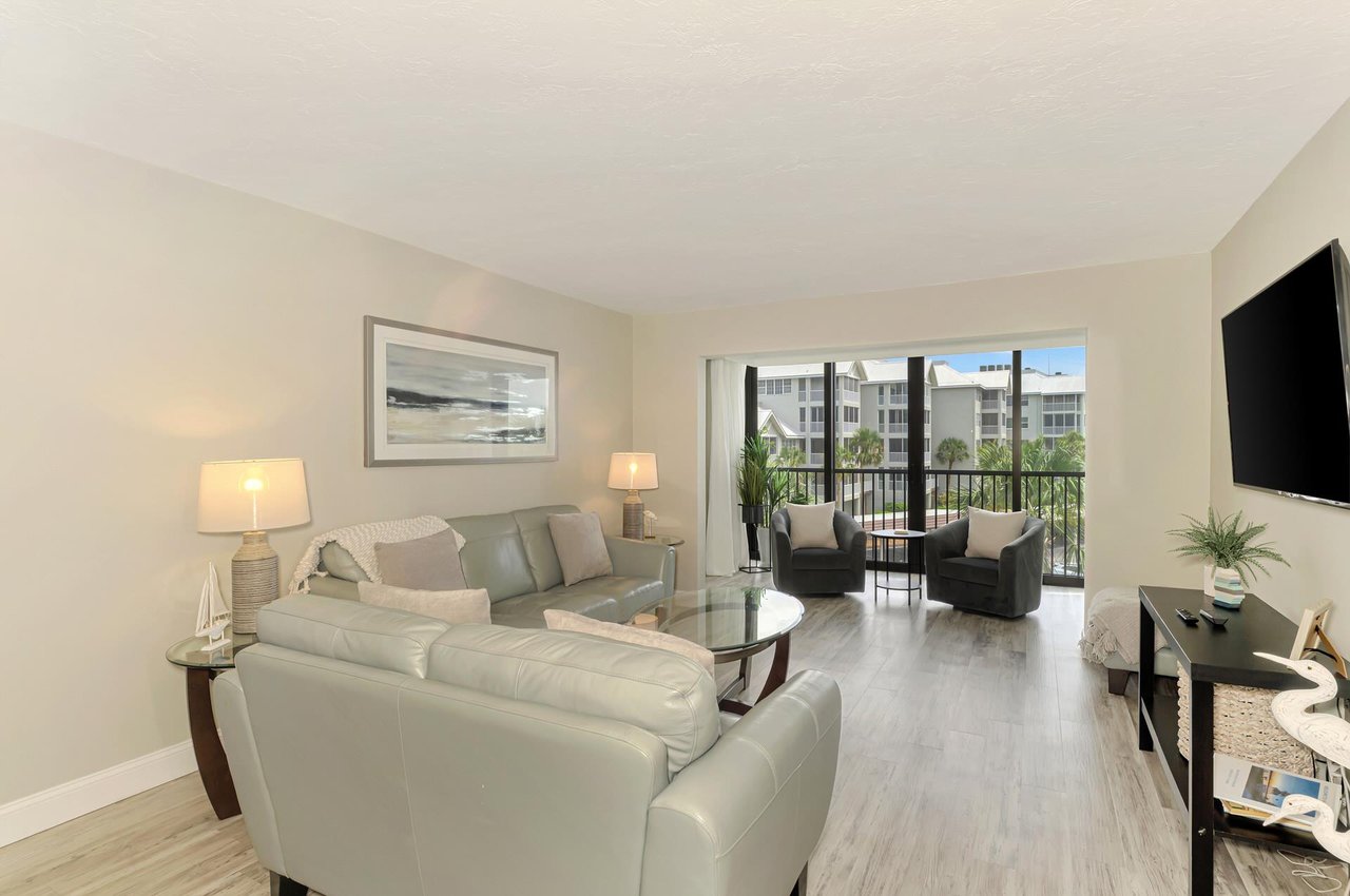 Living Area, Harbor Towers 317  Tropical Sands Accommodations