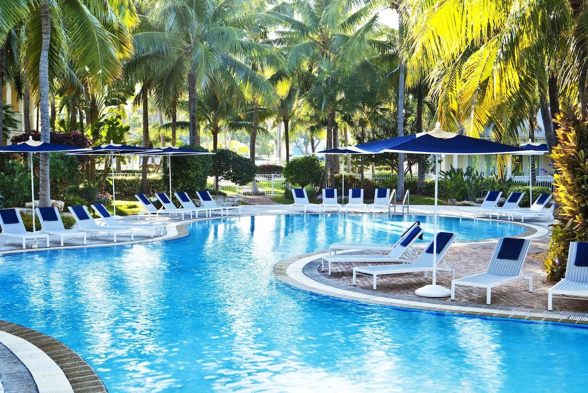 Pool at the Sunset Key Cottages in Key West