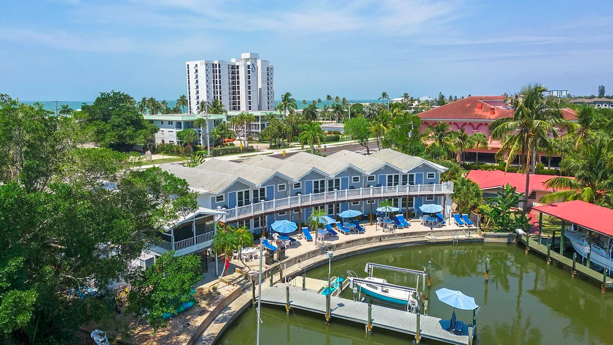 Dolphin Inn Resort