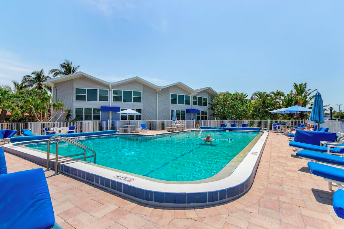 Pool at Dolphin Inn Resort