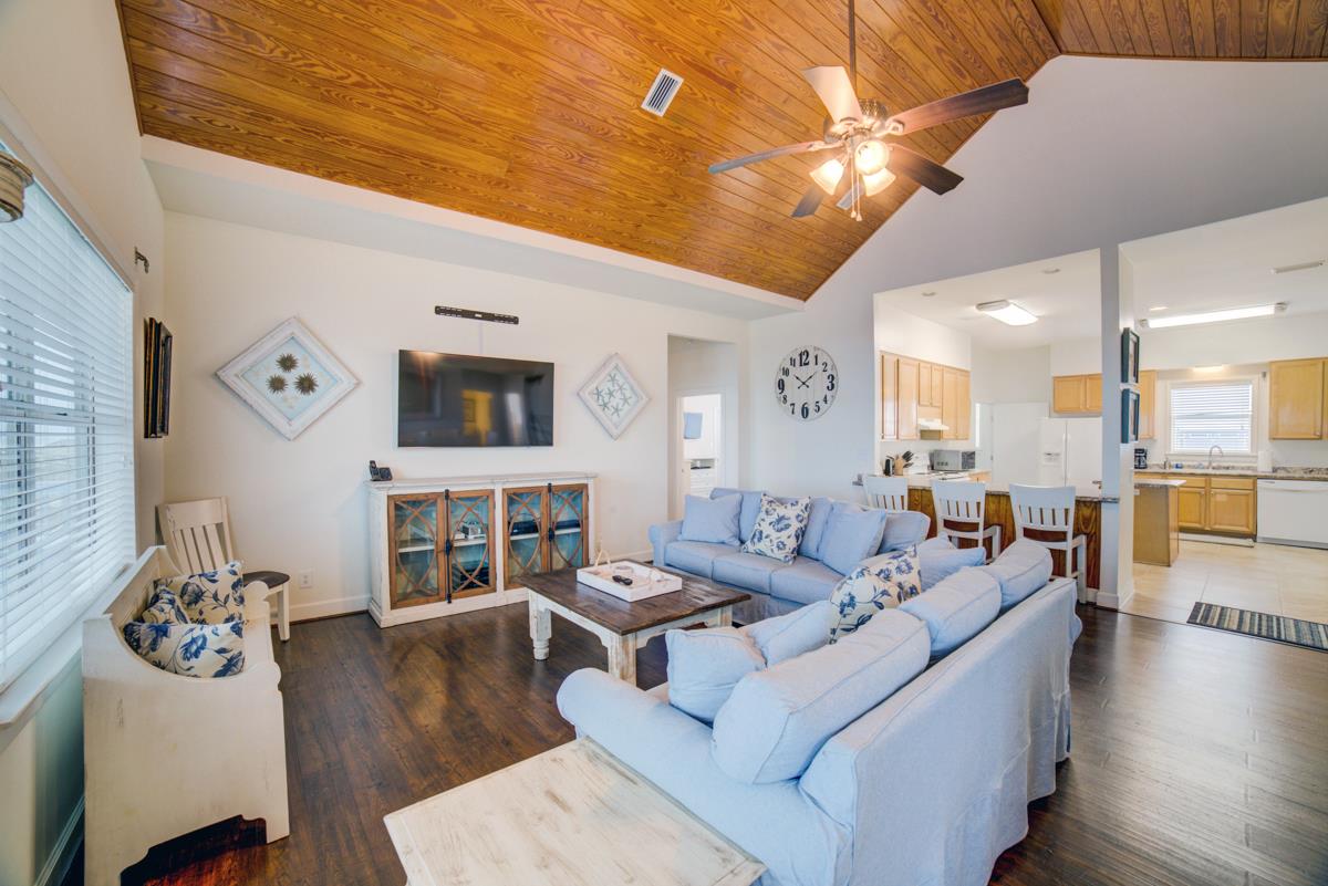 8017 Gulf Boulevard  Footprints in the Sand 4