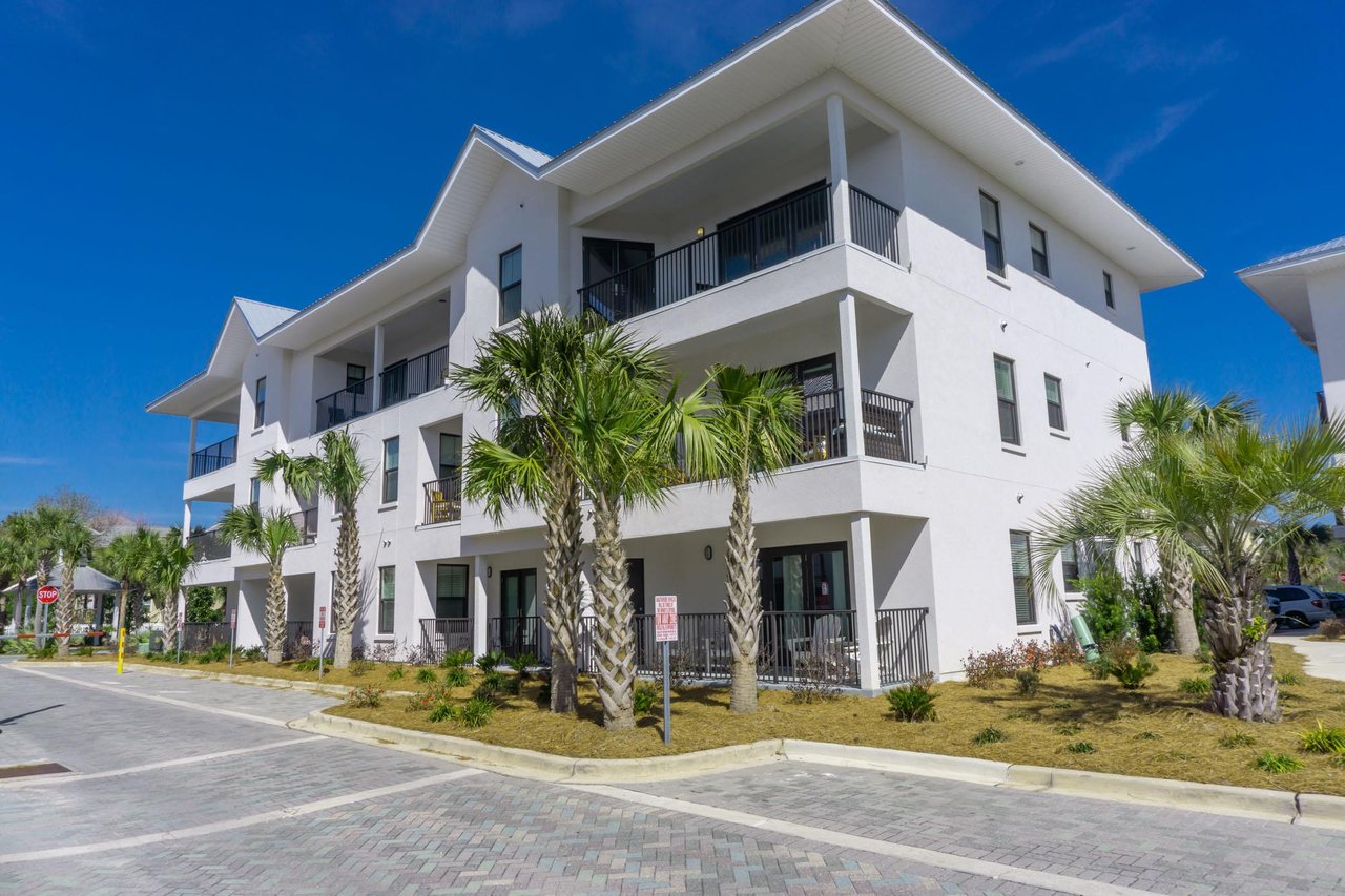 Hidden Lake Condos 112 1