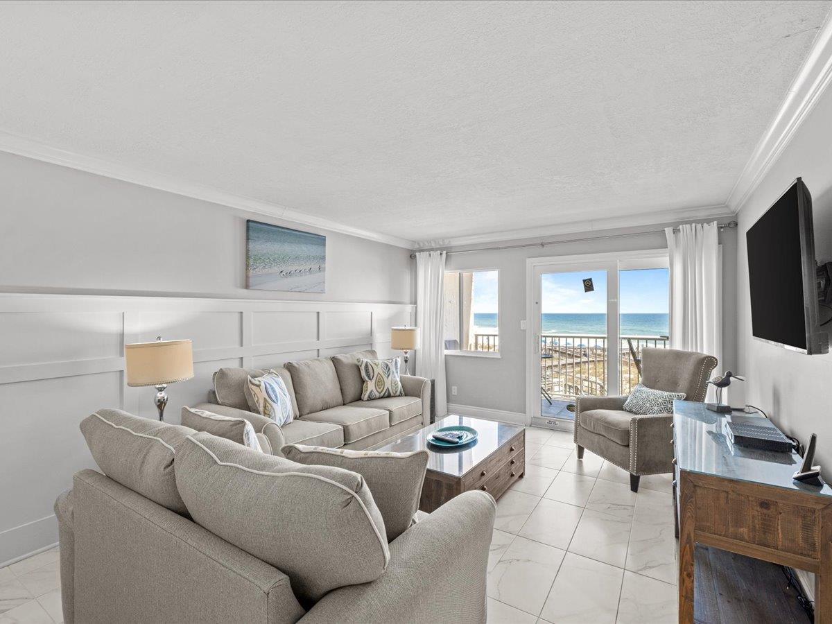 Holiday Surf and Racquet Unit 302 1