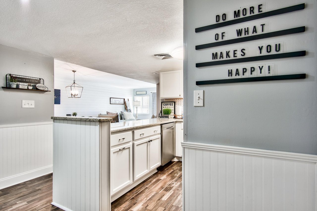 Holiday Surf and Racquet Unit 211 1