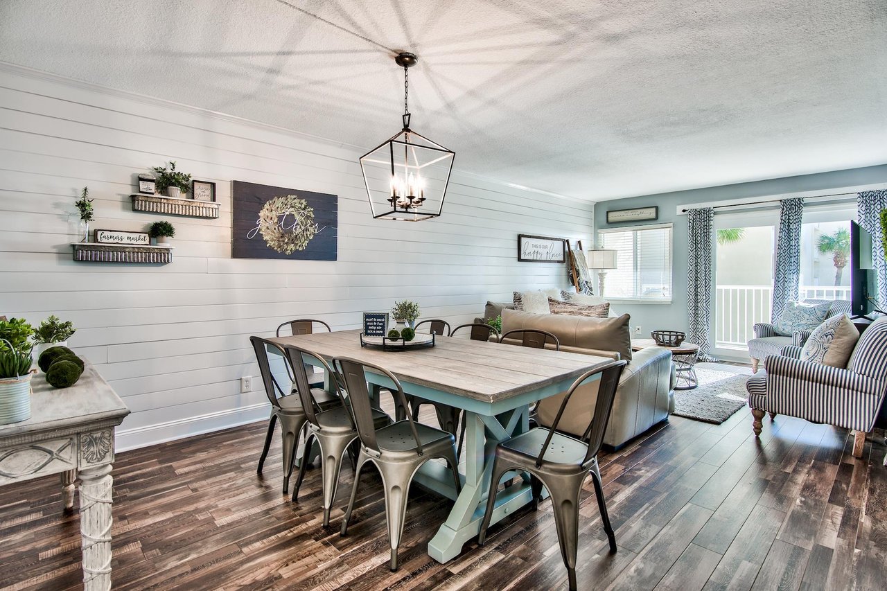 Holiday Surf and Racquet Unit 211 5