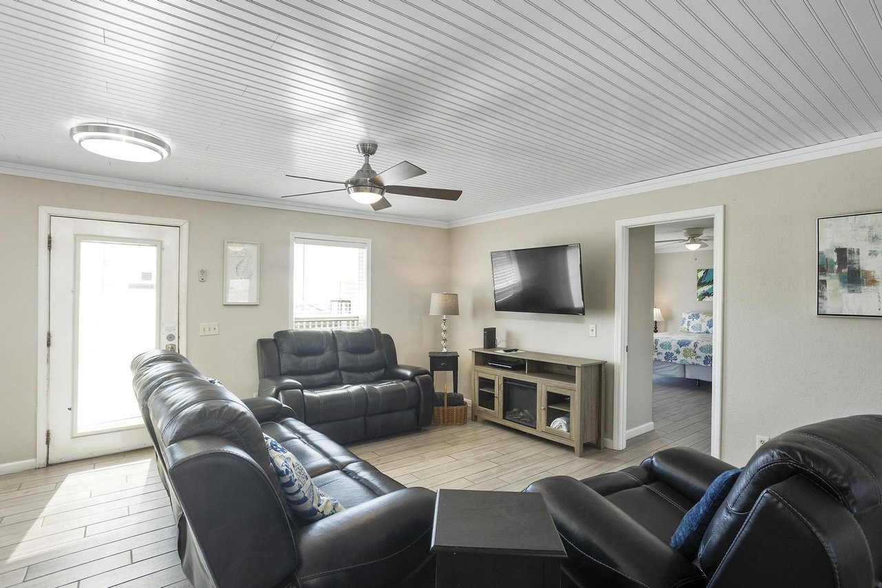 7456 Gulf Boulevard  ParrotEyes Cove 4