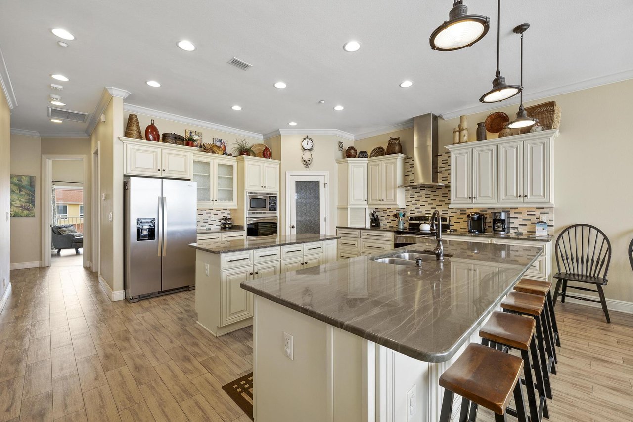 Regency Cabanas B1 4