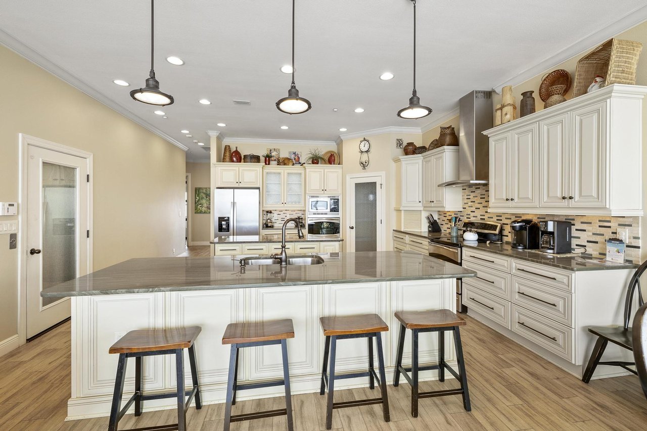 Regency Cabanas B1 5