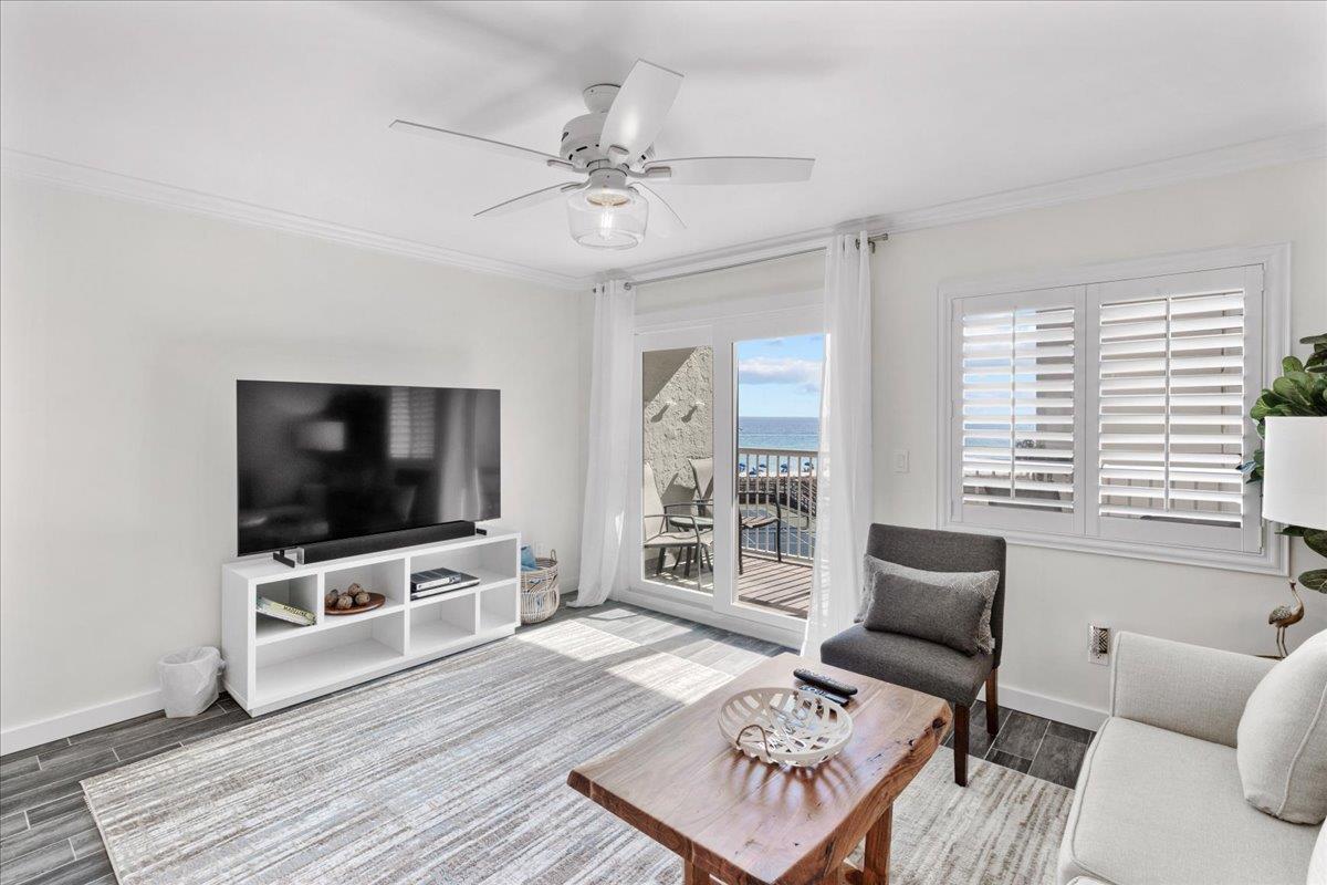 Holiday Surf and Racquet Unit 413 1