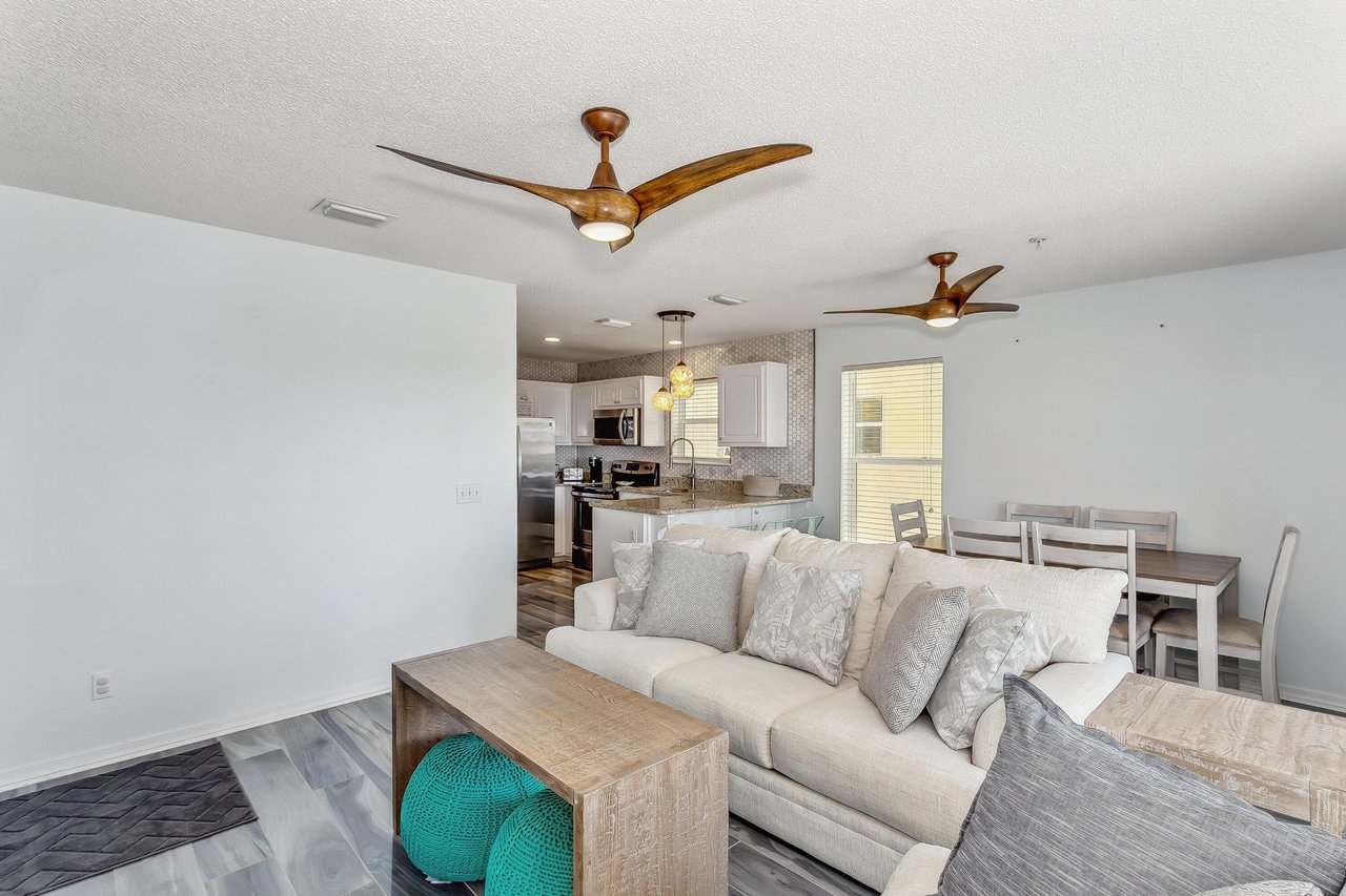 Gulf Island Condominiums 421 BrightNSunny NEW 4