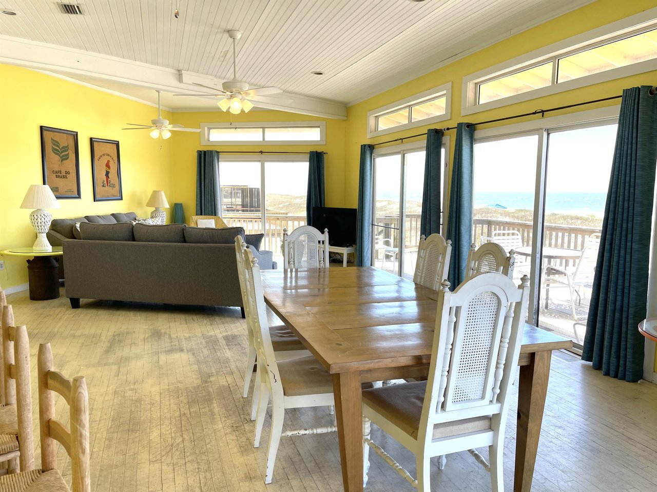 Birdcage  Pet Friendly 2