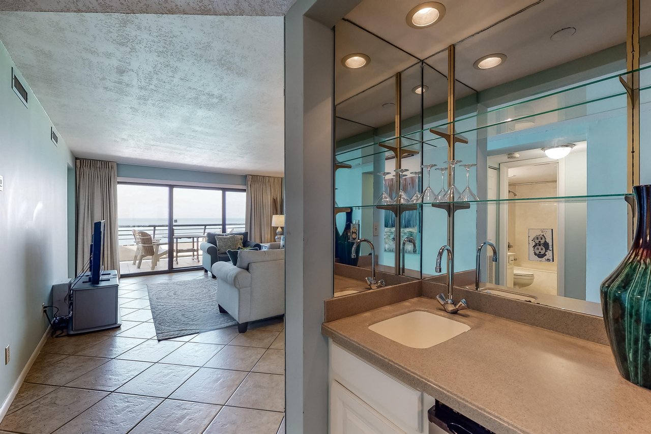 Emerald Towers 1204 4