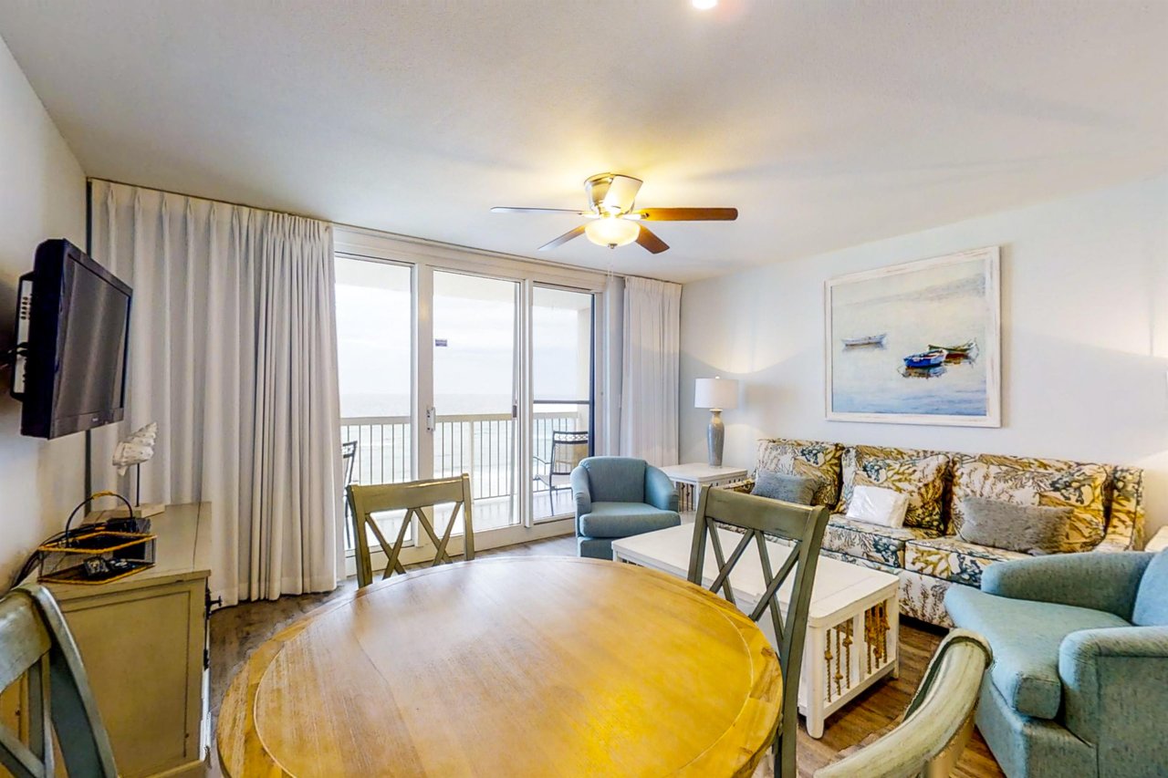 Pelican Beach Resort 705 2