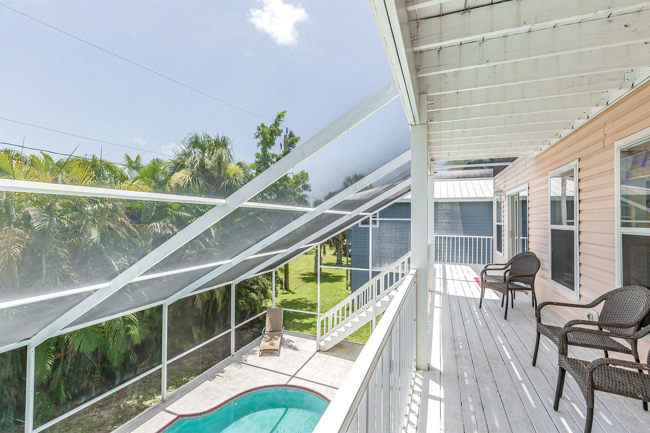 Gulf Island Lanai 5