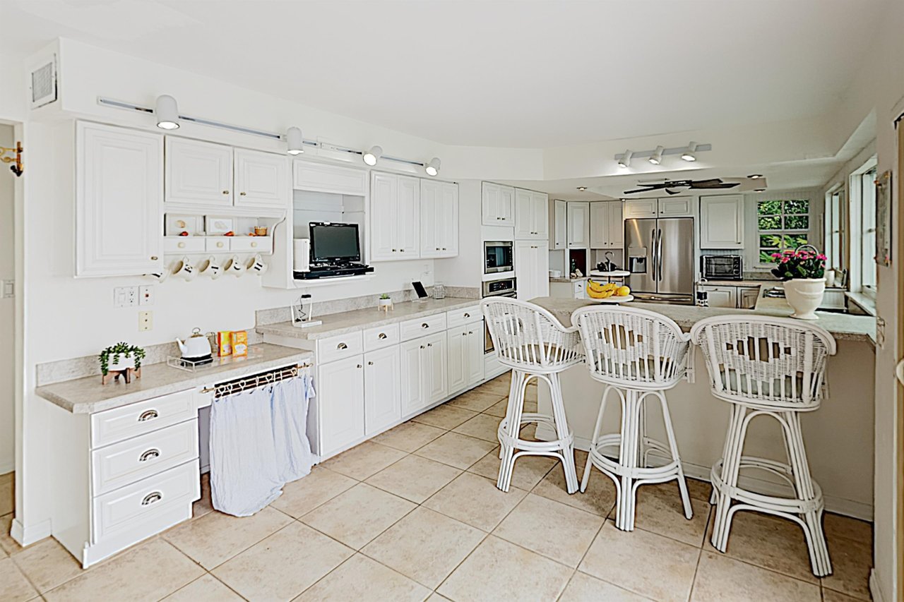 Beachfront Hideaway 5