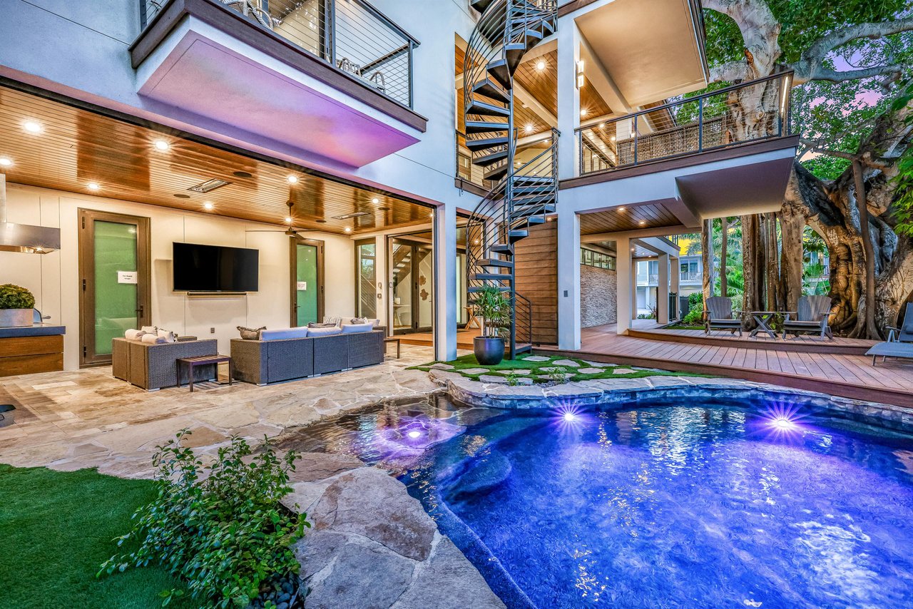 Banyan Tree Beach House 4