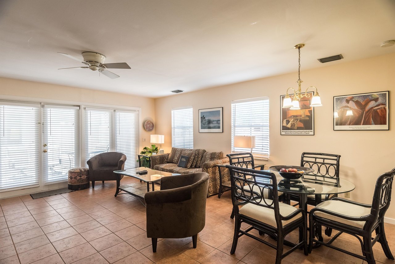 Duval Square Penthouse R19 4