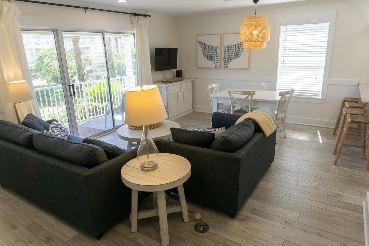 Beachside Villas 811 5