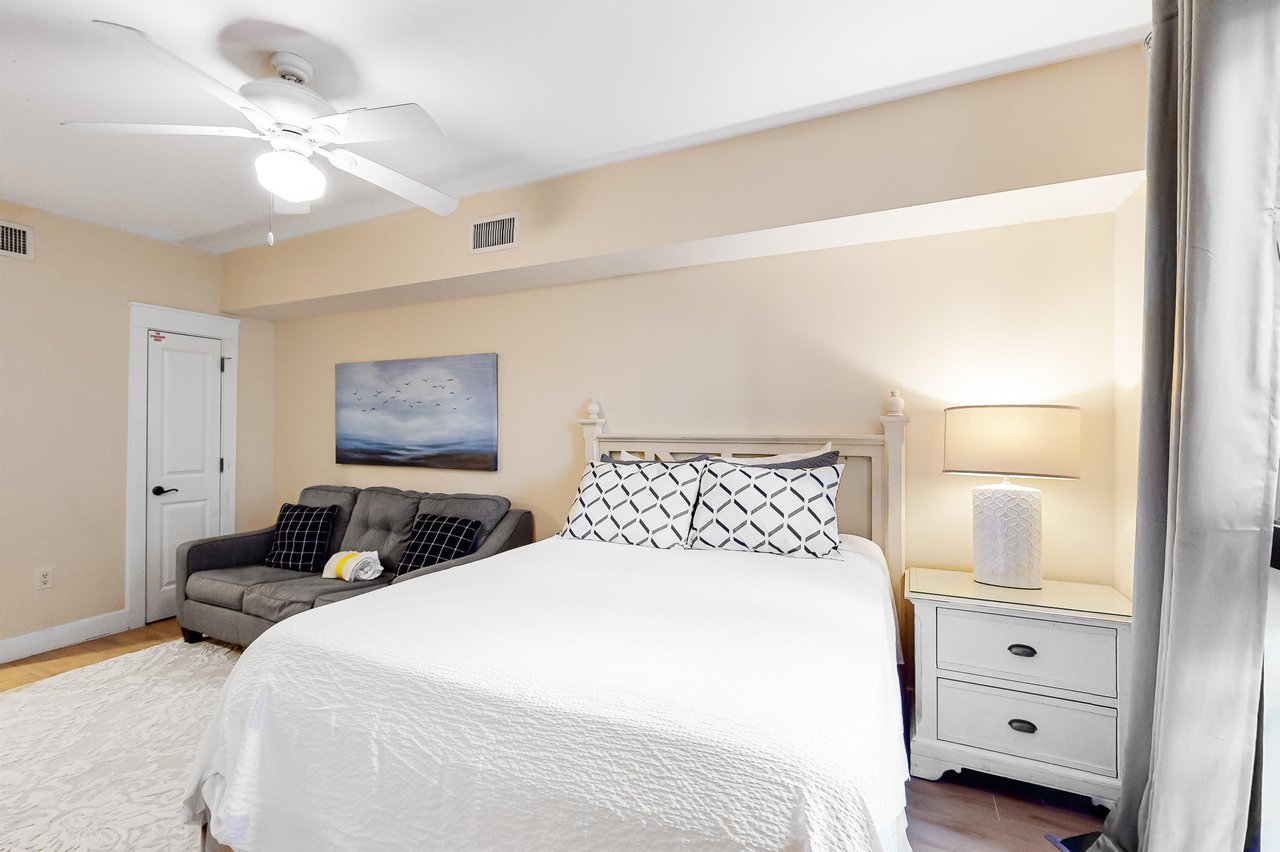 Baytowne Wharf  Pilot House 314 1