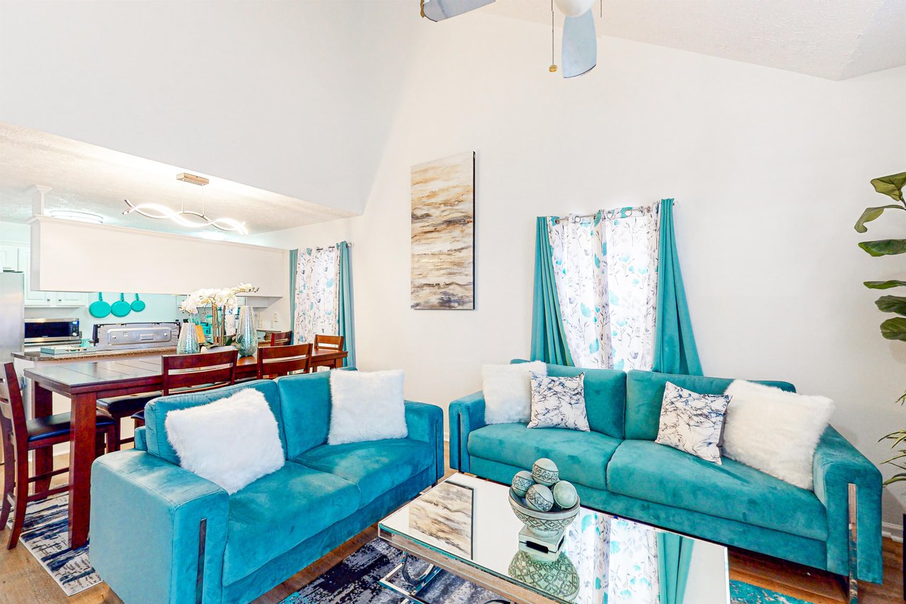 Palm Cove Turquoise Retreat 5