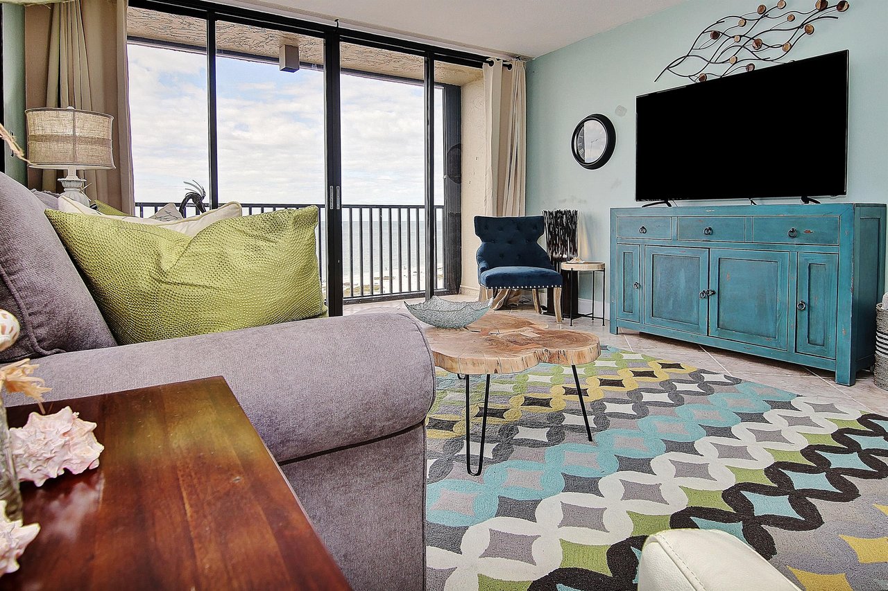 Lighthouse Towers 1003 4