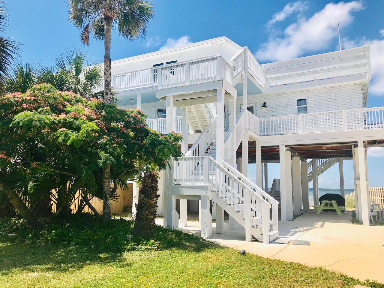 Ensenada Uno 1705  THE LAUGHING FISH 2