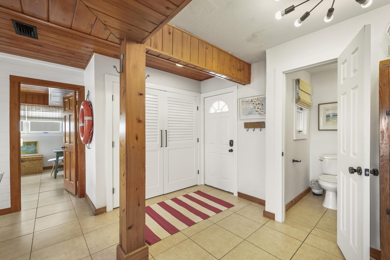 Ensenada Uno 1705  THE LAUGHING FISH 3