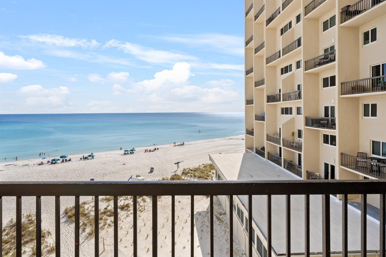 Pinnacle Port A319 3