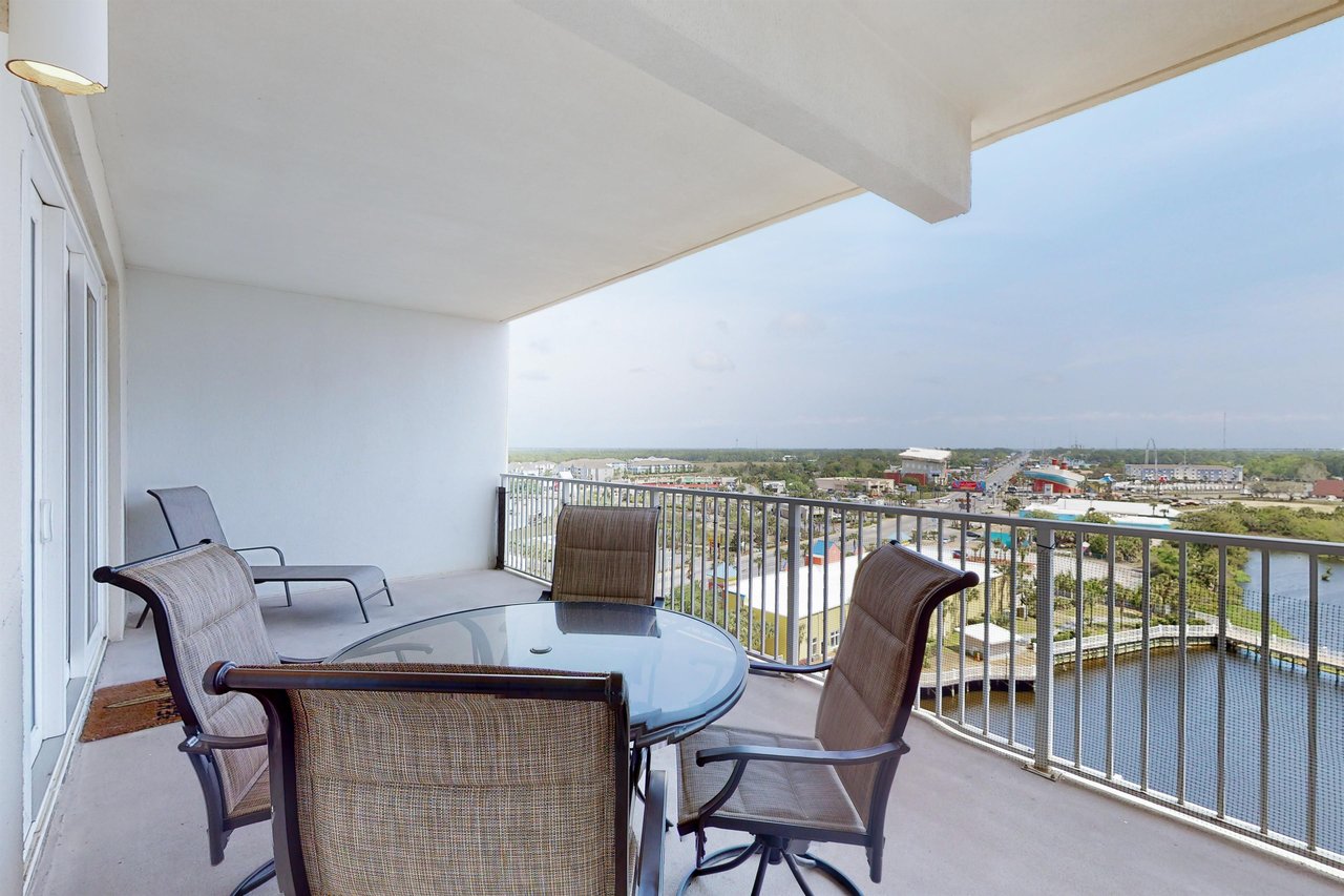 Laketown Wharf 933 2