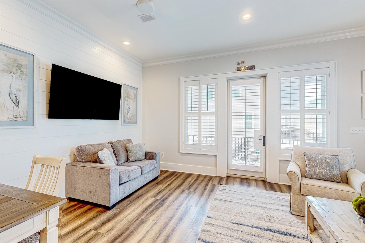 West Side Cottages J 1