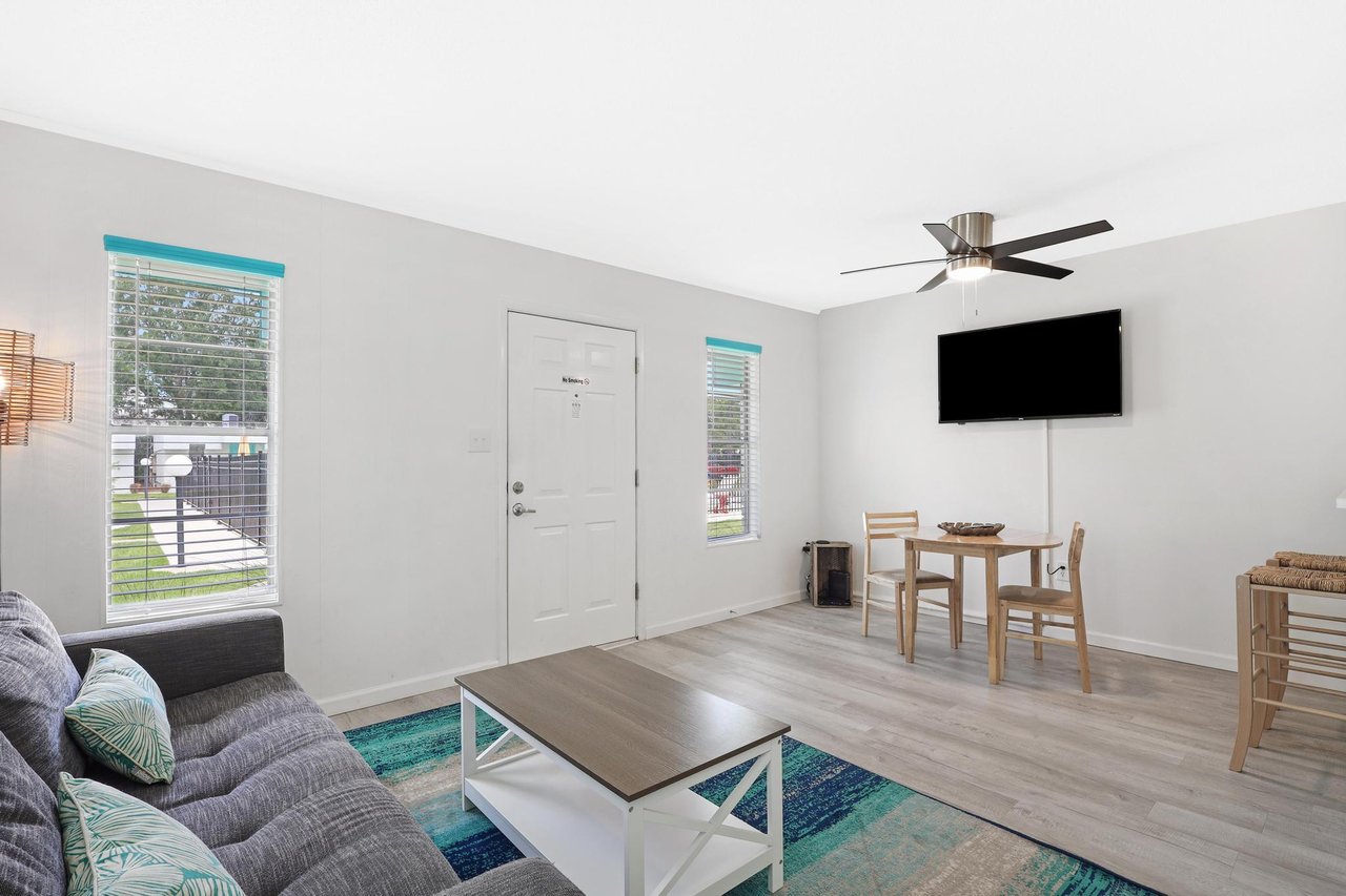 Island Villa Unit 4 4