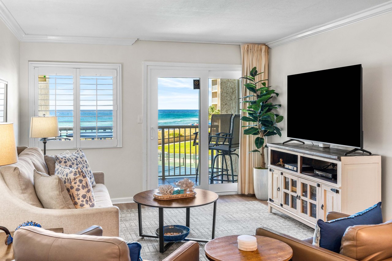 Holiday Surf and Racquet Unit 318 1