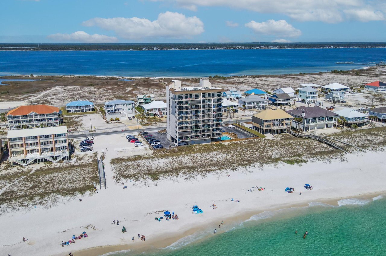 470768 Sundunes Navarre Beach  158 0 202312 152