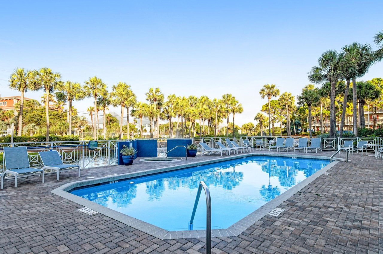 An outdoor swimming pool at the Inn at Gulf Place