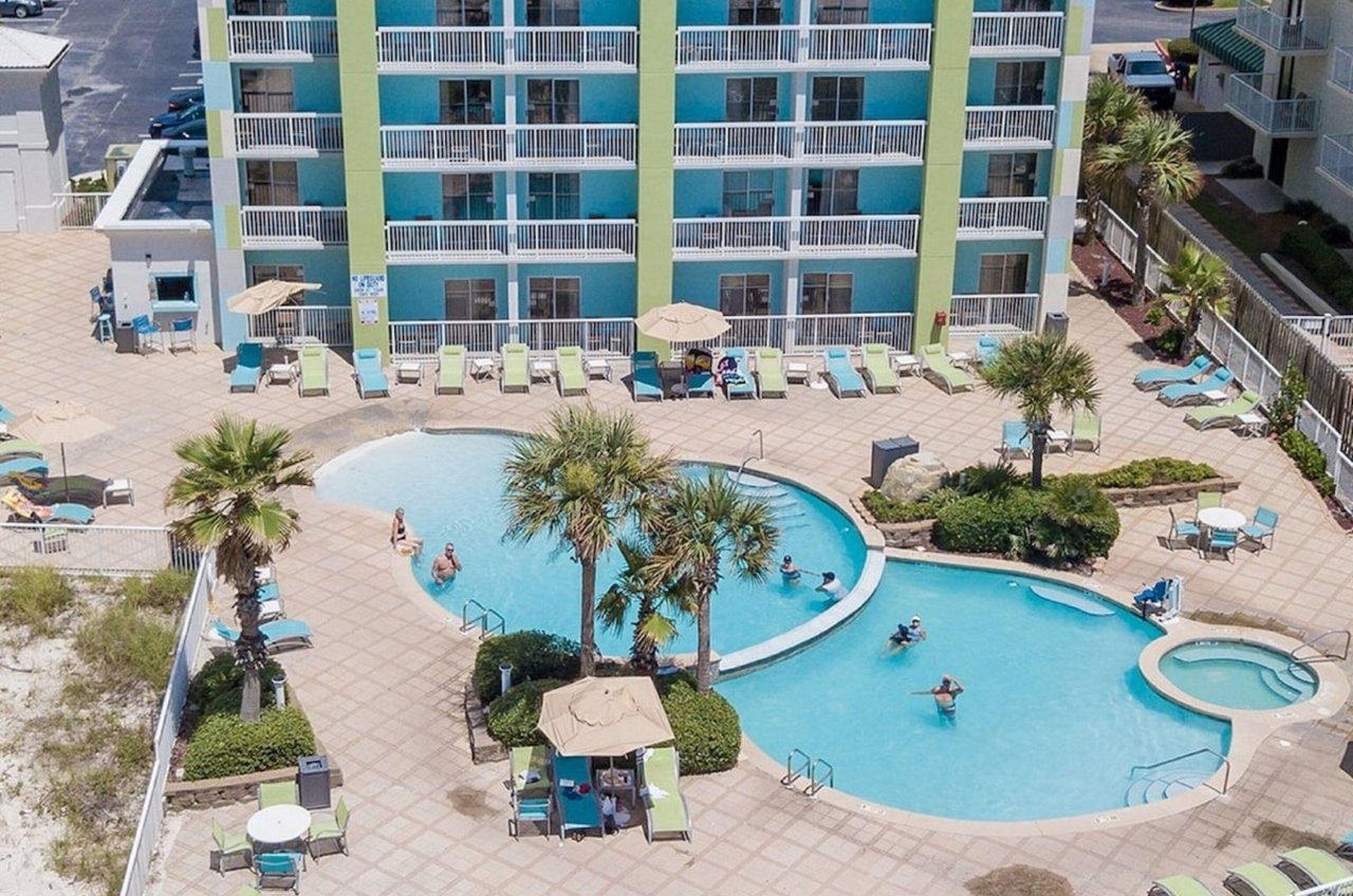 Aerial view of the outdoor pool and pool deck at the Holiday Inn Express
