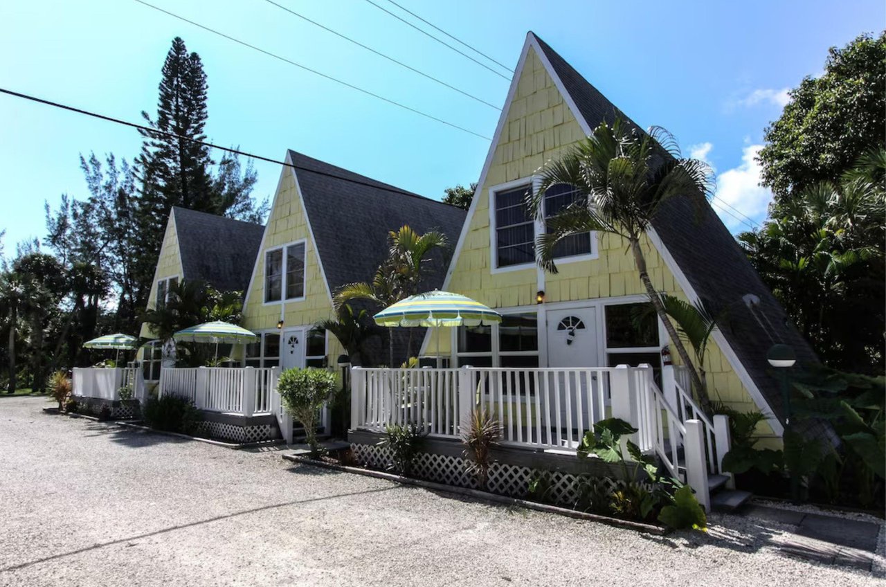 Stay at one of the cozy and afforable Anchor Inn cottages