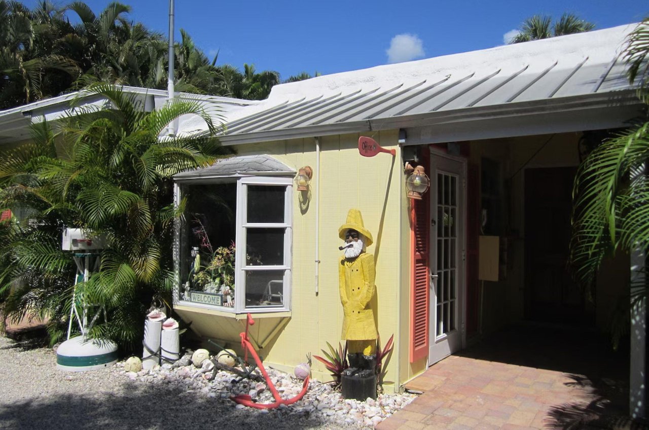 Anchor Inn and Cottages are an easy walk or bike ride from the beach