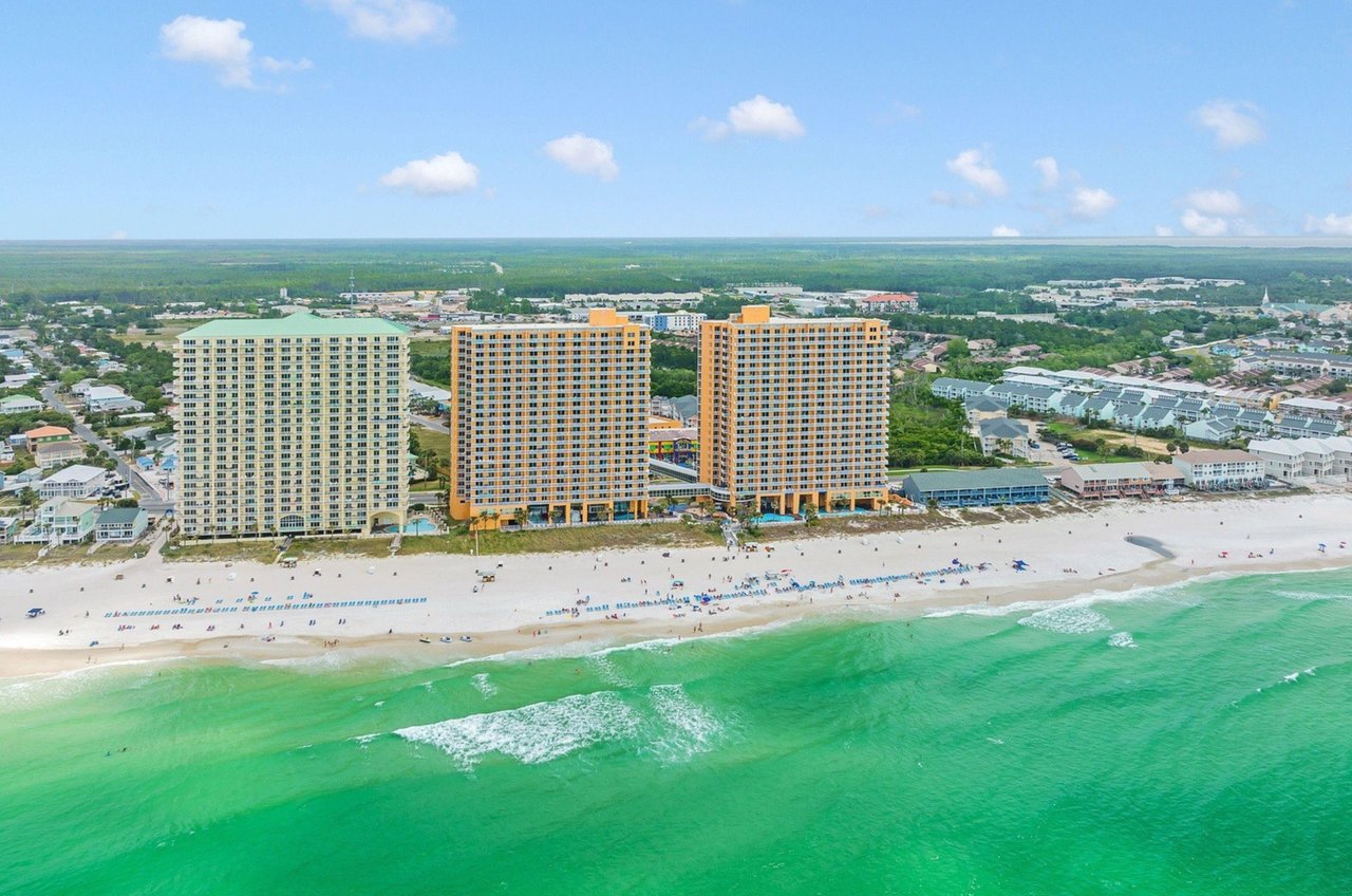 Birds eye view from the Gulf of the two towers at Splash Resort on the beach