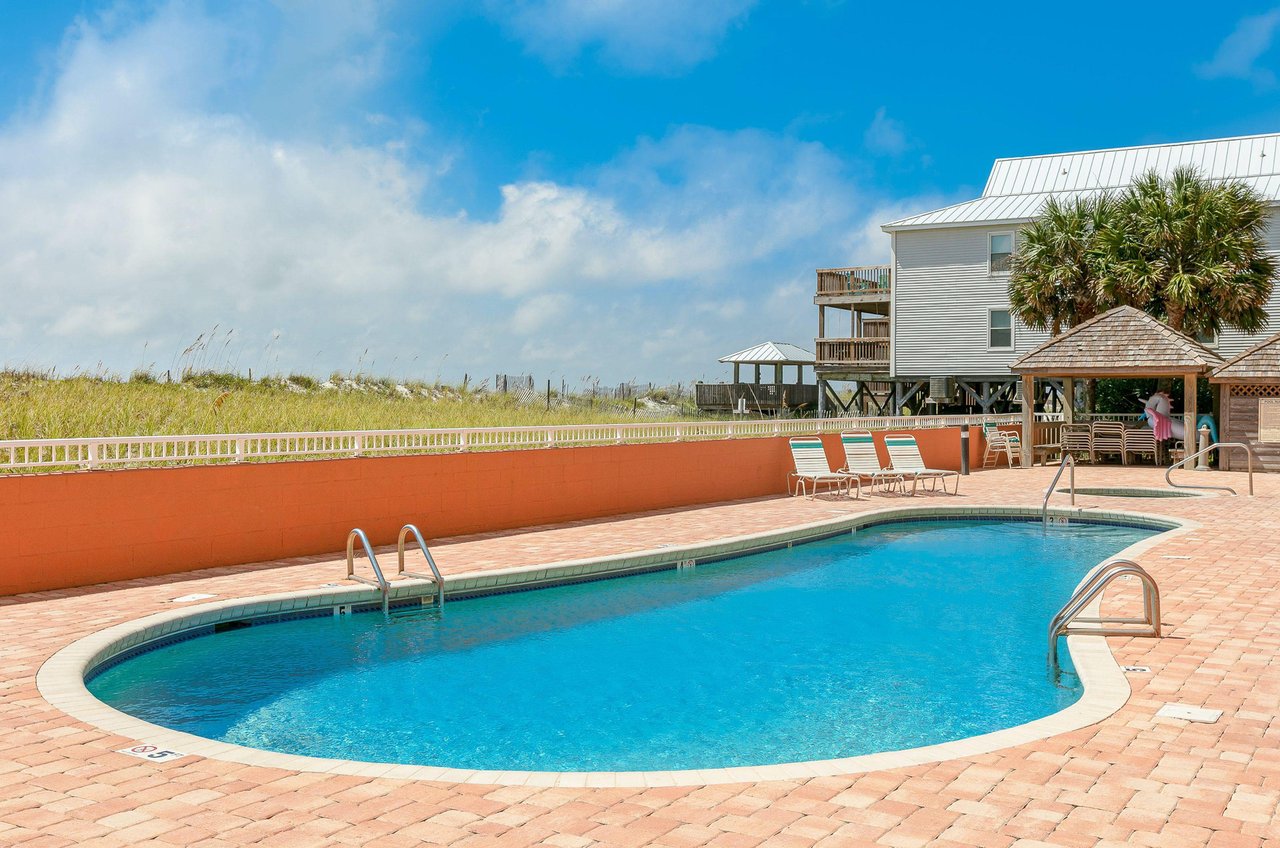 472593 Seacrest Condominiums  1045 0 202310 512